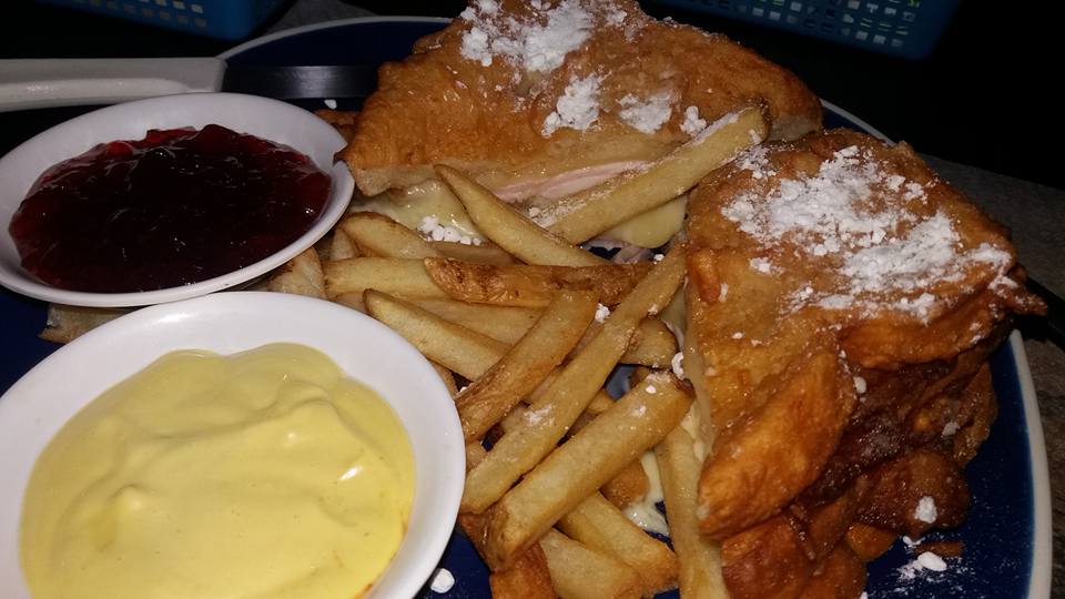 I was forced to cheat on my diet when I spotted a Monte Cristo sandwich on the menu.  Haven't seen one of those in over 20 years!