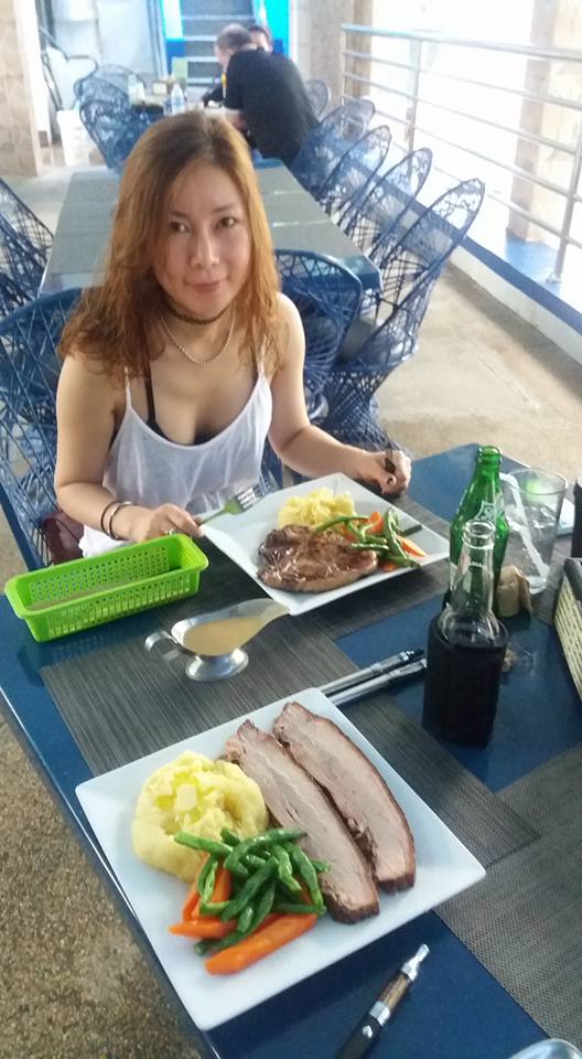 A typical lunch.  T-bone for Eun Oke, smoked pork for me... Everything was well prepared, service was friendly and efficient...