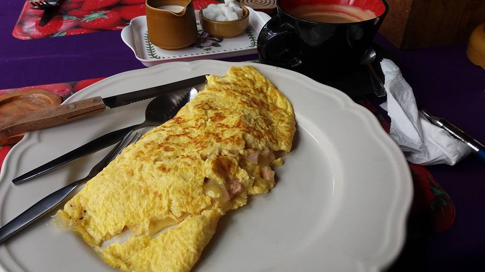 Biggest damn omelette I ever did see! And the coffee was excellent too.